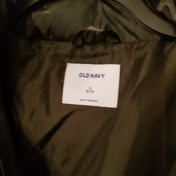 Camo Puffer Jacket - Picture 4 of 5